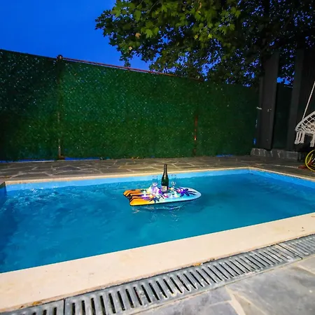 Private Pool, 1 Bedroom River View * Shkodër