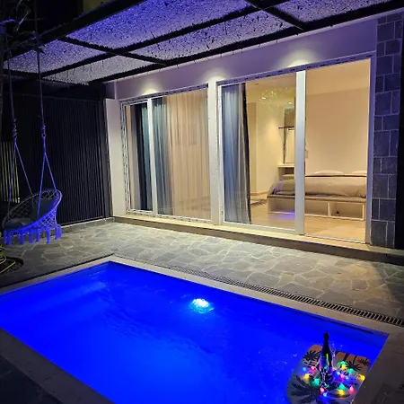 Riverside Private Pool&halal Villa